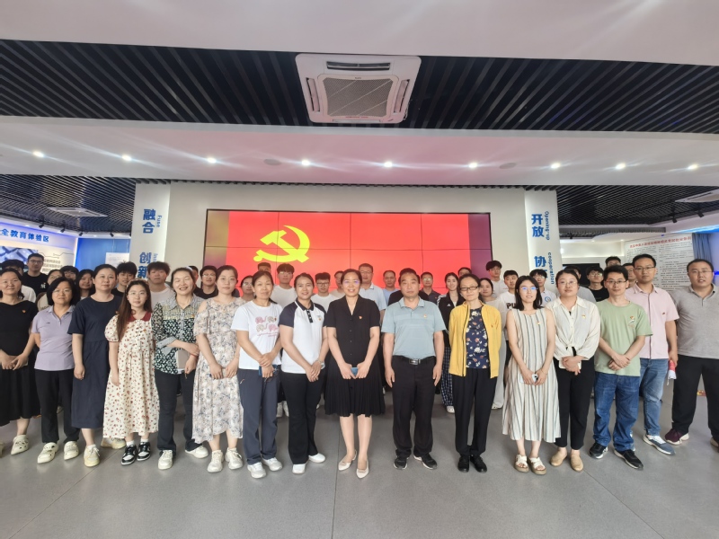 能源与动力工程学院组织师生党员参观学校深入贯彻中央八项规定精神学习教育体验馆